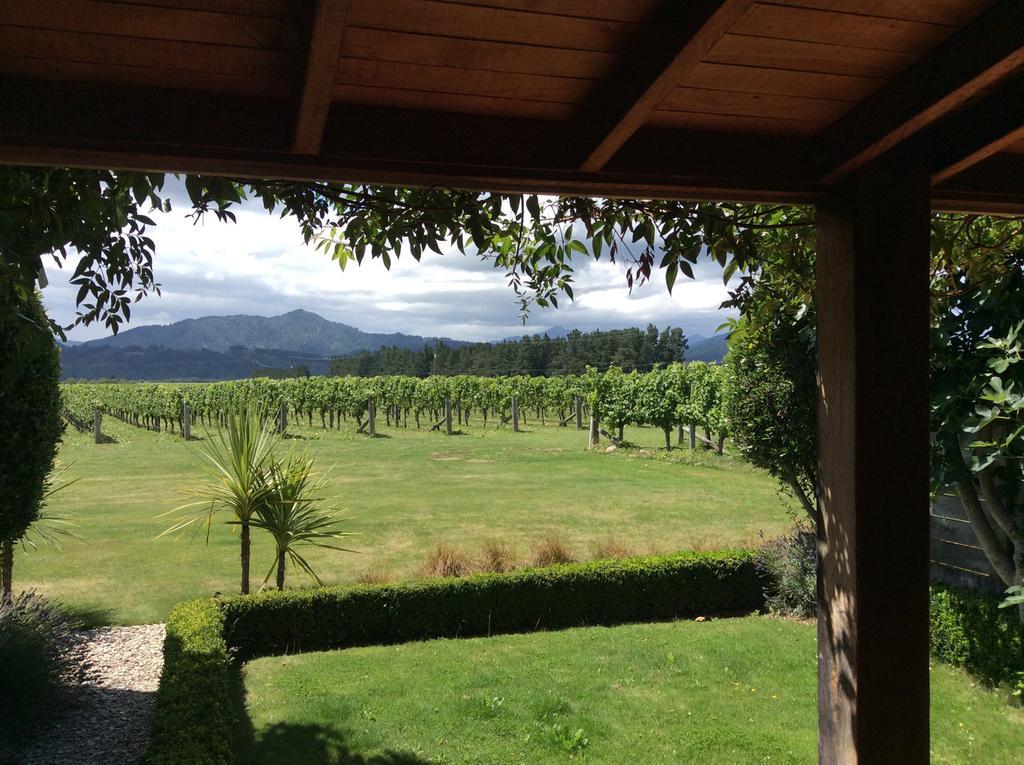 Straw Lodge Vineyard And Boutique Lodging Renwick Exterior photo